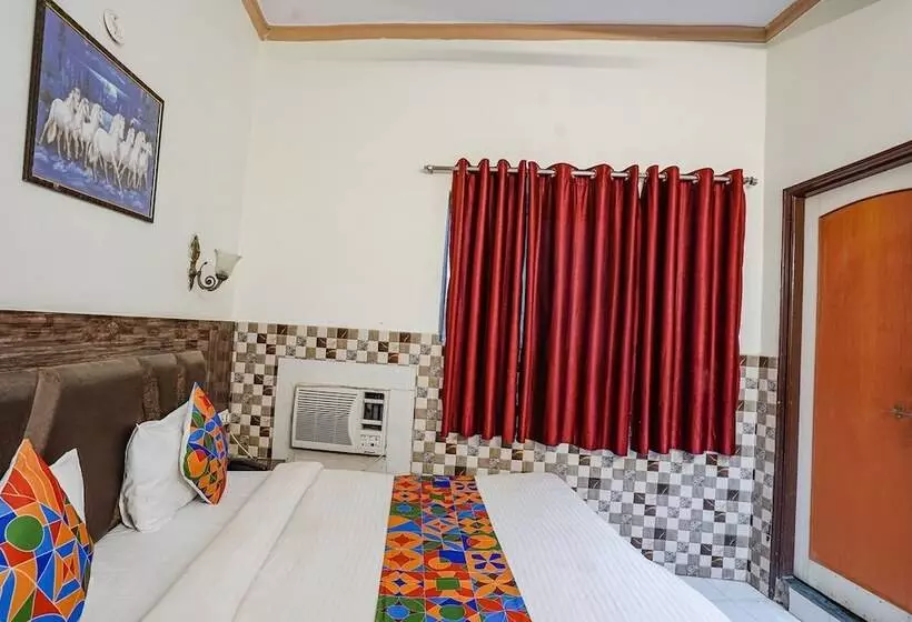 Fabhotel Sarwan