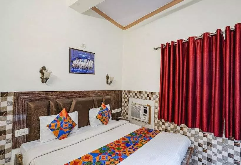 Fabhotel Sarwan