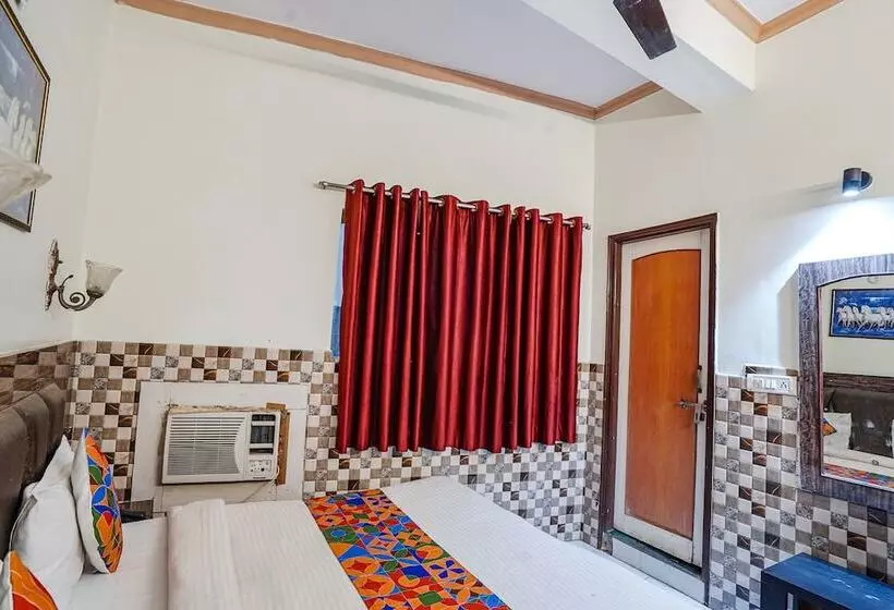 Fabhotel Sarwan