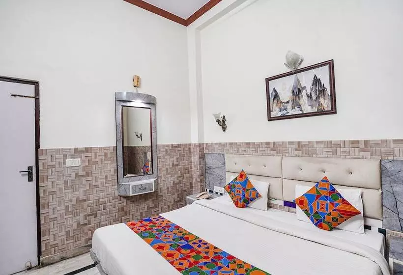 Fabhotel Sarwan