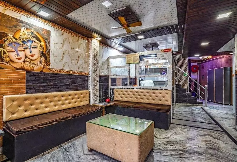 Fabhotel Sarwan