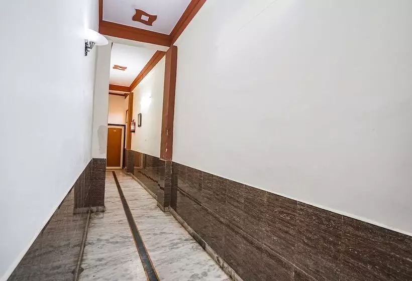 Fabhotel Sarwan