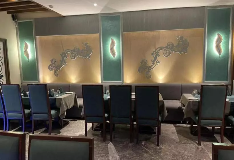 Green Hotel & Restaurant