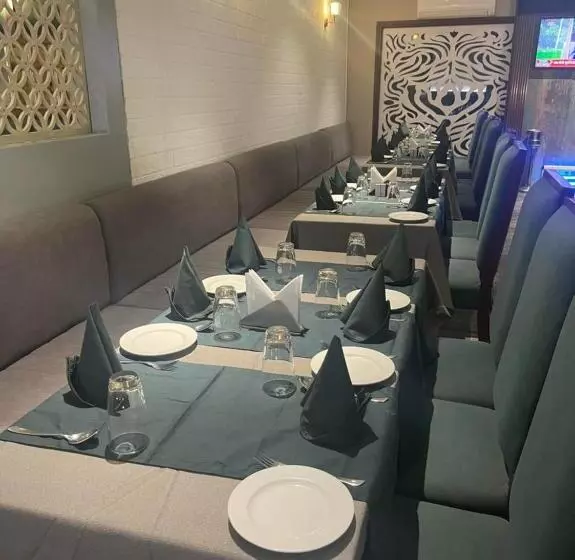 Green Hotel & Restaurant