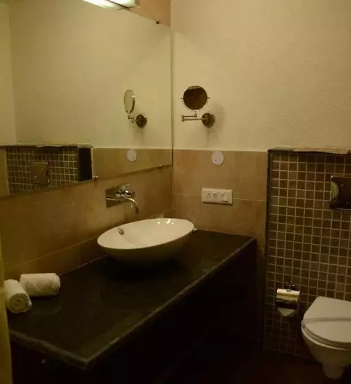 Green Hotel & Restaurant