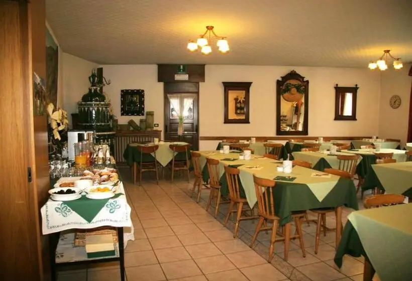 ホテル Albergo Garnì Cavento