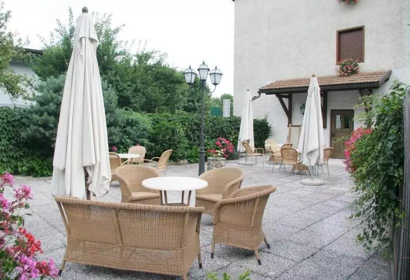 ホテル Albergo Garnì Cavento