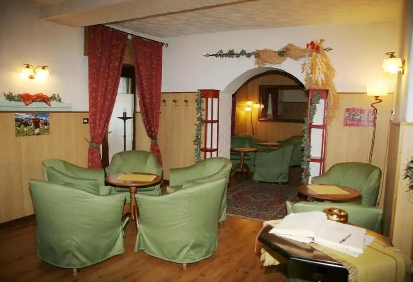 ホテル Albergo Garnì Cavento