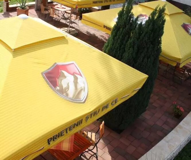 Hotelli Pensiune Safrane