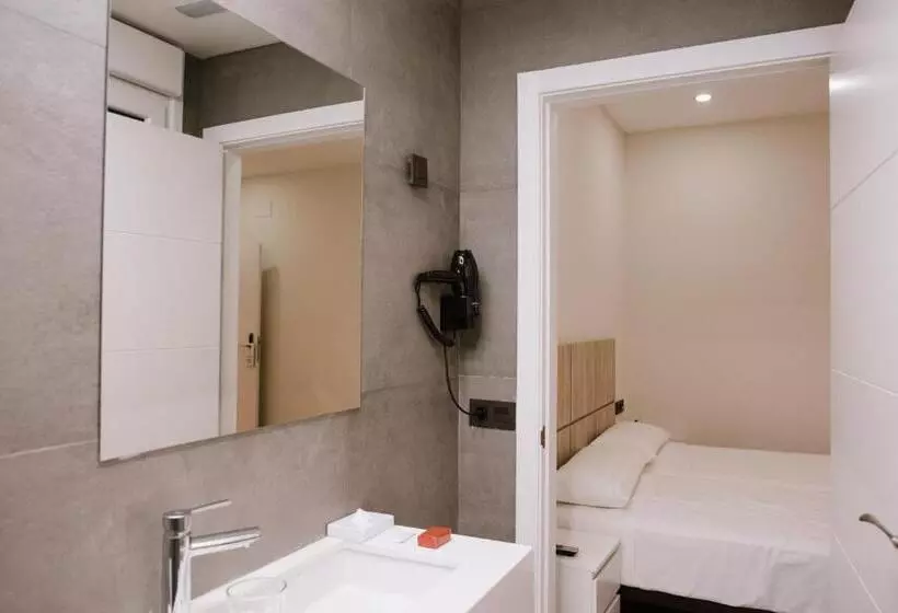 هتل Melilla Centro