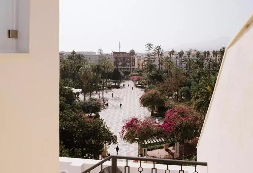 هتل Melilla Centro