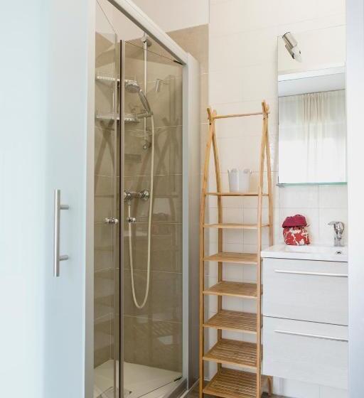 Bed and Breakfast Casa Ginev Room & Apartments