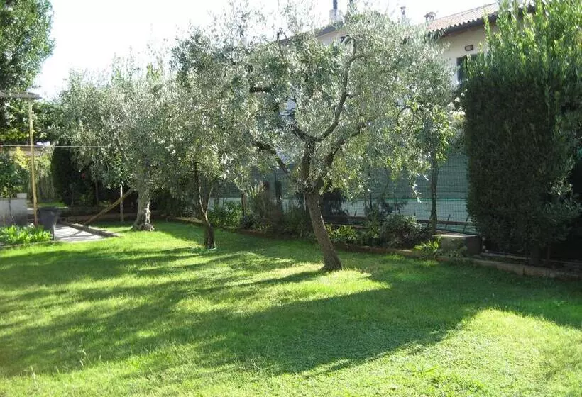 تختخواب و صبحانه Casa Ginev Room & Apartments