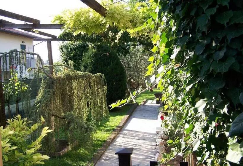 تختخواب و صبحانه Casa Ginev Room & Apartments