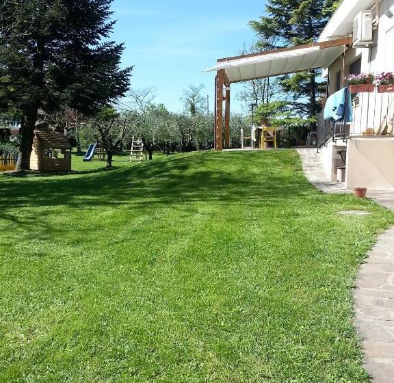 تختخواب و صبحانه Al Villino Del Sole