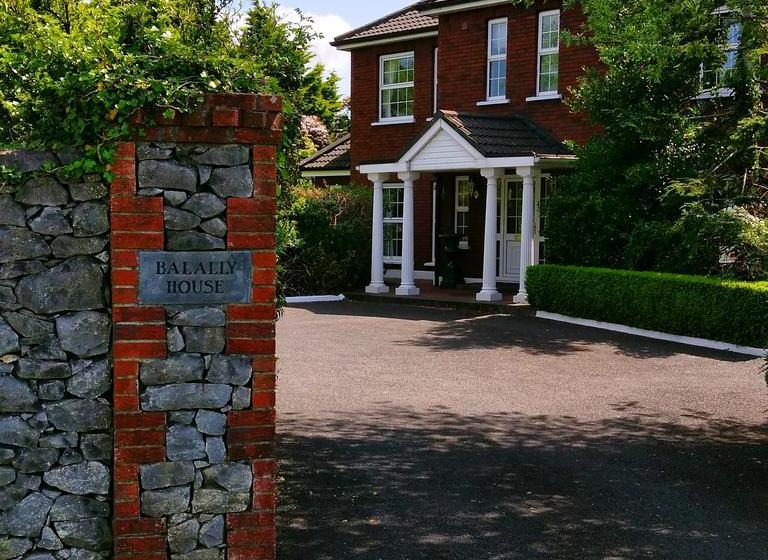 צימר Balally House