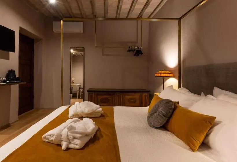 ベッドアンドブレックファースト Drogheria E Locanda Franci