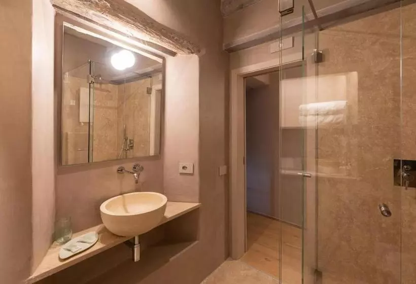 ベッドアンドブレックファースト Drogheria E Locanda Franci