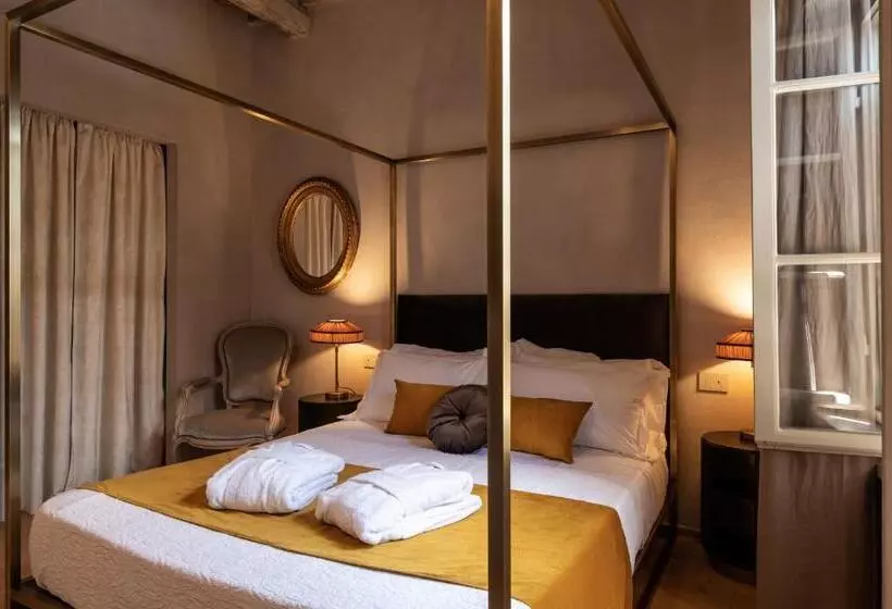 ベッドアンドブレックファースト Drogheria E Locanda Franci