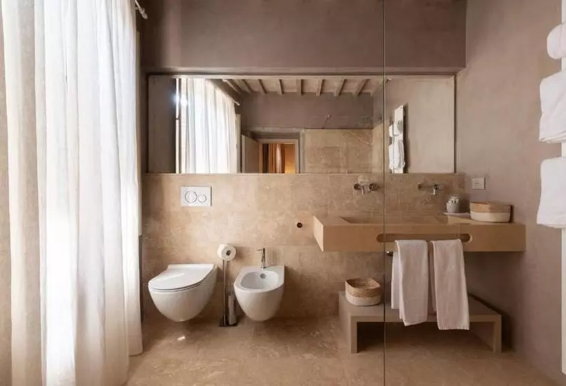 ベッドアンドブレックファースト Drogheria E Locanda Franci