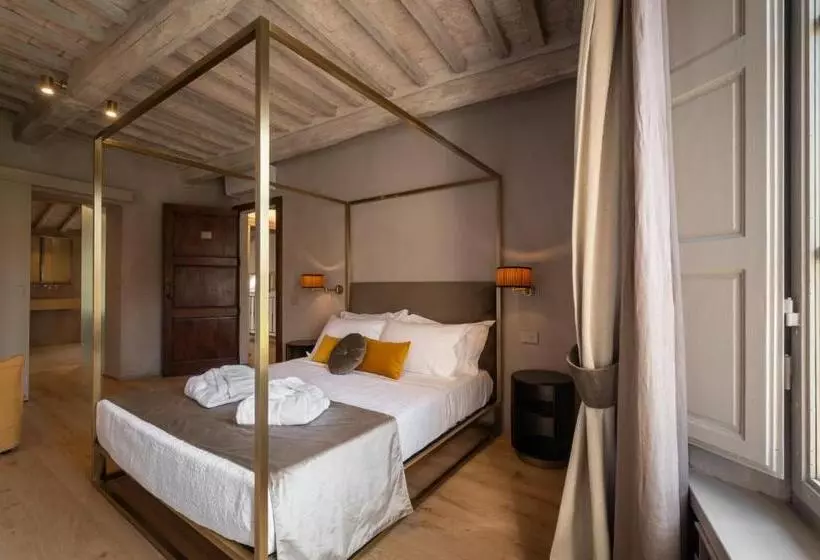 ベッドアンドブレックファースト Drogheria E Locanda Franci