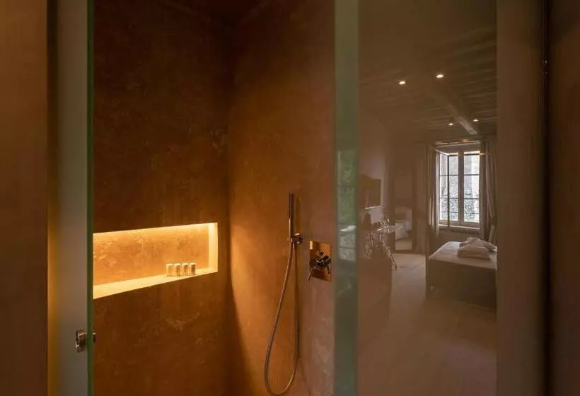 ベッドアンドブレックファースト Drogheria E Locanda Franci