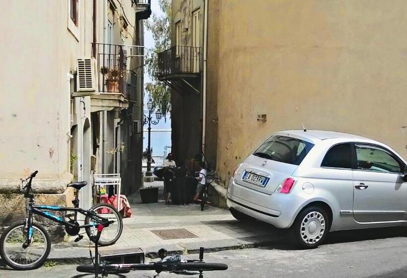 تختخواب و صبحانه Sabrina Suite