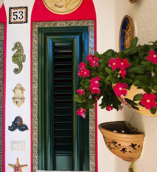 تختخواب و صبحانه Sabrina Suite