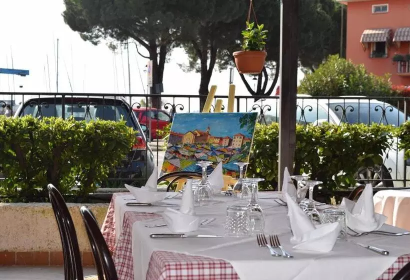 هتل Albergo Trattoria Fioravante