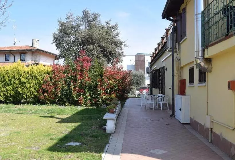 هتل Albergo Trattoria Fioravante