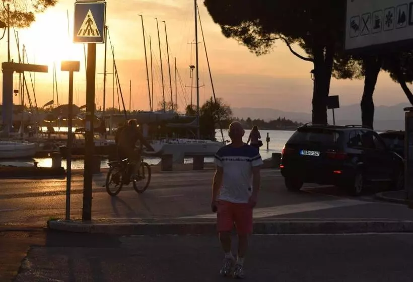 هتل Albergo Trattoria Fioravante