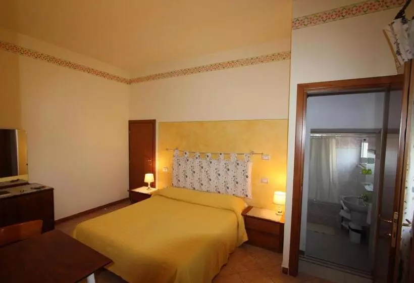 هتل Albergo Trattoria Fioravante