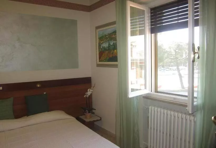 هتل Albergo Trattoria Fioravante