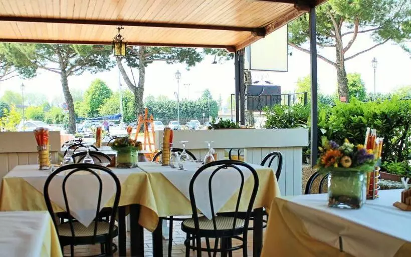 هتل Albergo Trattoria Fioravante