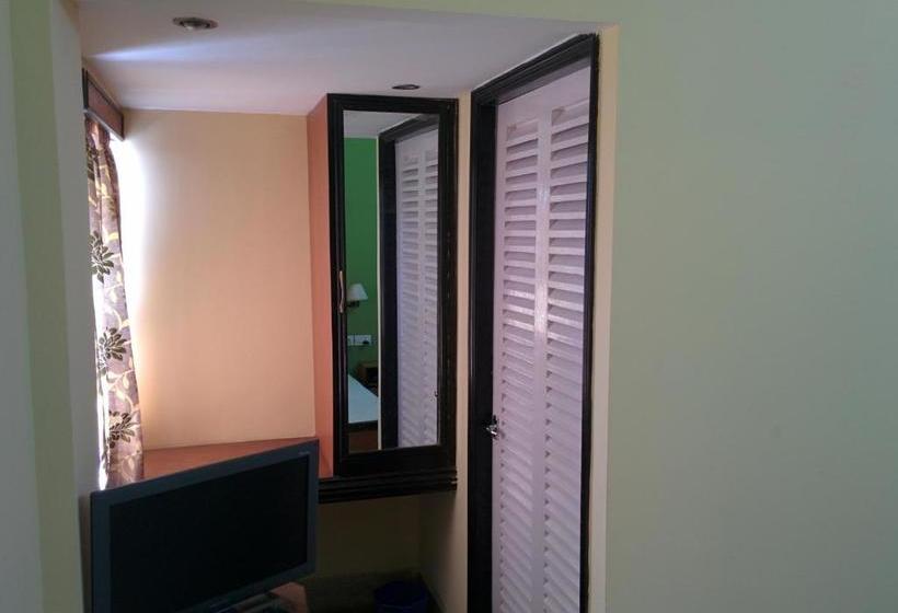 בית מלון כפרי East Coast