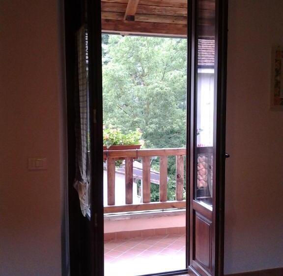 مبيت وإفطار La Lacia