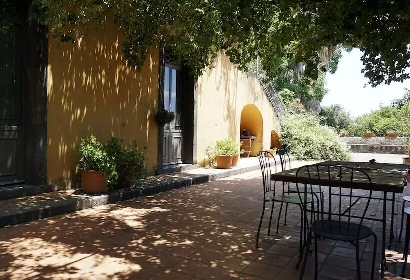 ベッドアンドブレックファースト Malvarosa