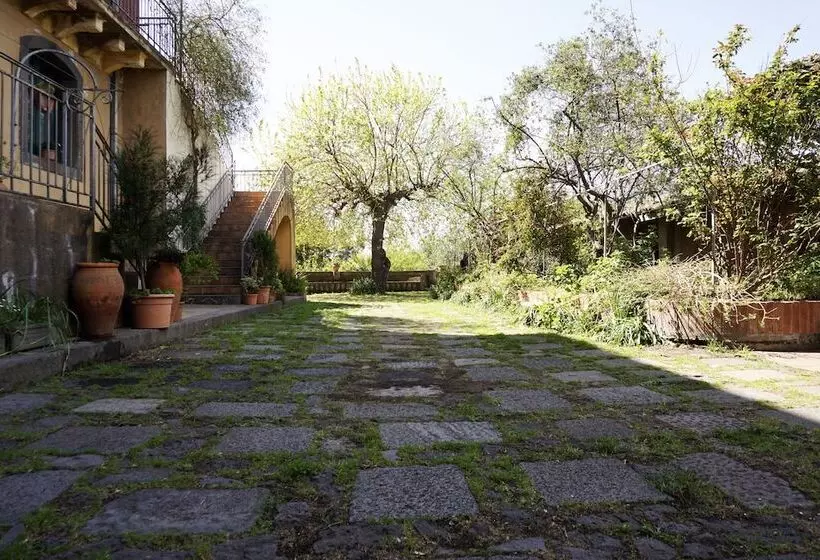 ベッドアンドブレックファースト Malvarosa