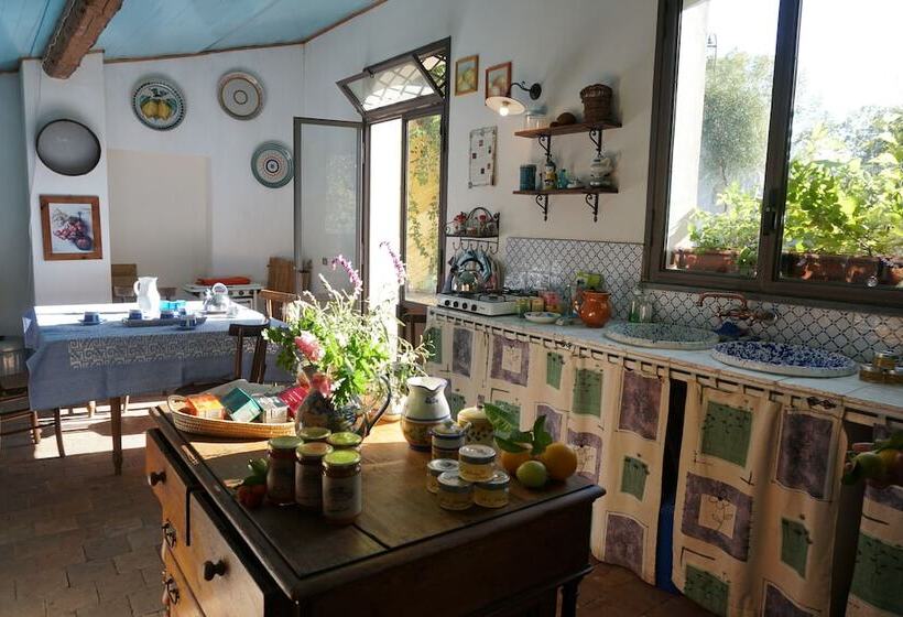 مبيت وإفطار Malvarosa