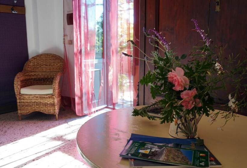 مبيت وإفطار Malvarosa