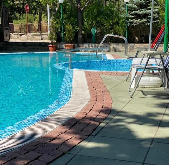 בית מלון כפרי Kristal