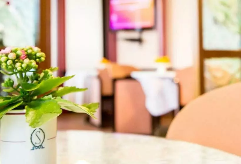 Hotelli Ristorante Sasso