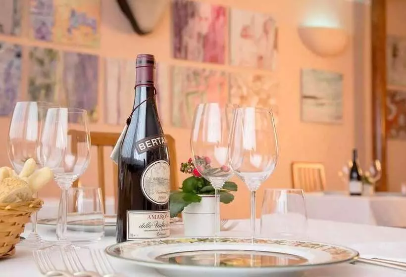 Hotelli Ristorante Sasso