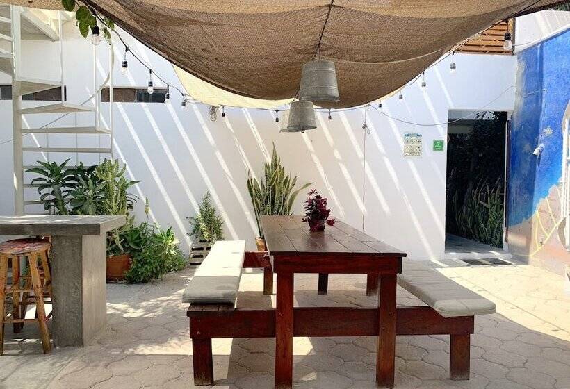 Hostel Perro Surfero Todos Santos