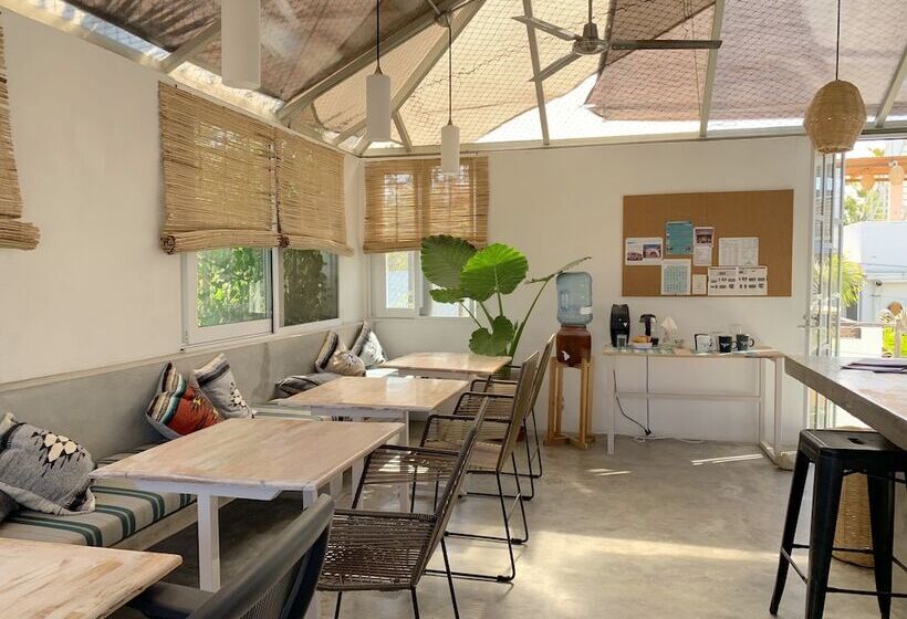 Hostel Perro Surfero Todos Santos