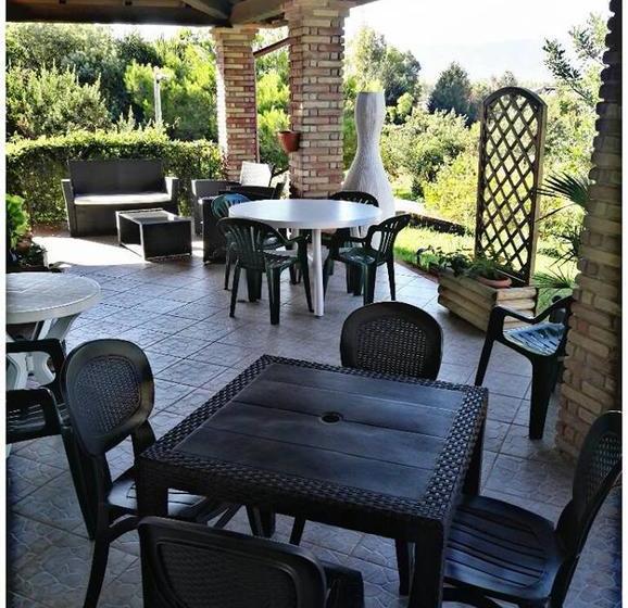 تختخواب و صبحانه Su Carru A Boi