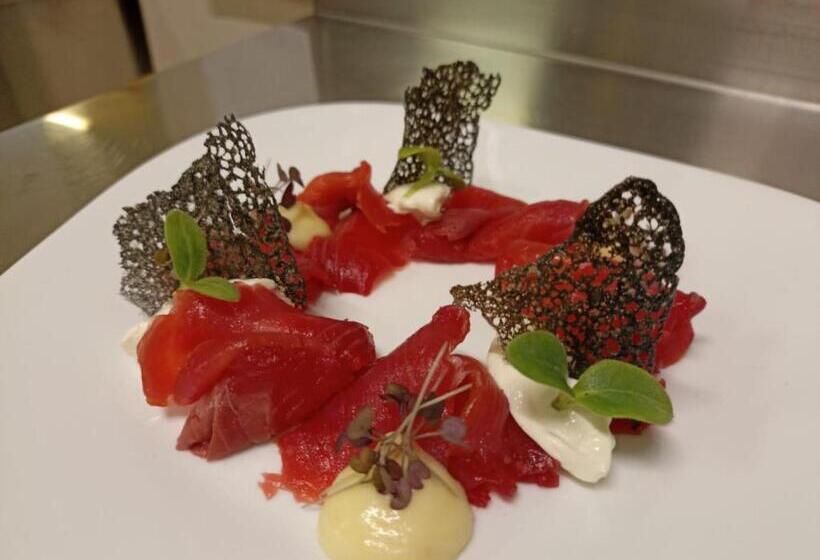 Отель Dolomiti Saone