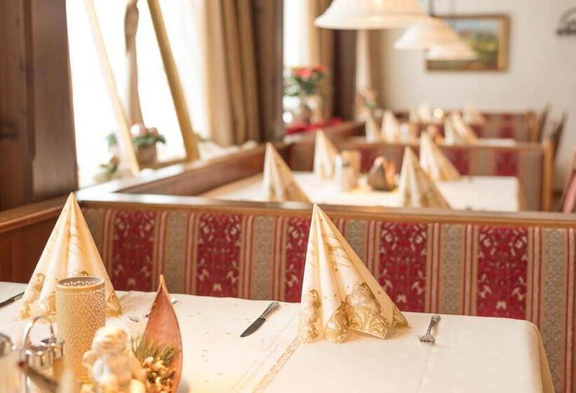 ホテル Gasthof Ellmauer Hof