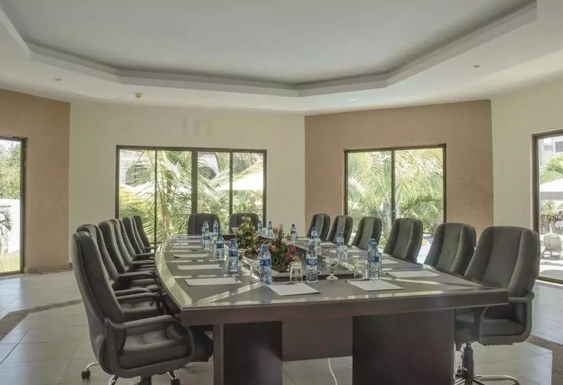هتل Lotfa Resort Diani