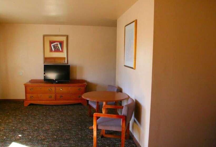 فندق على الطريق Travelers Inn Topeka